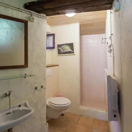 Holiday home A Romantic Hamlet With Lush Gardens On A Hill *