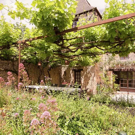 Holiday home A Romantic Hamlet With Lush Gardens On A Hill *