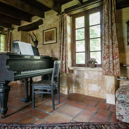 A Romantic Hamlet With Lush Gardens On A Hill *