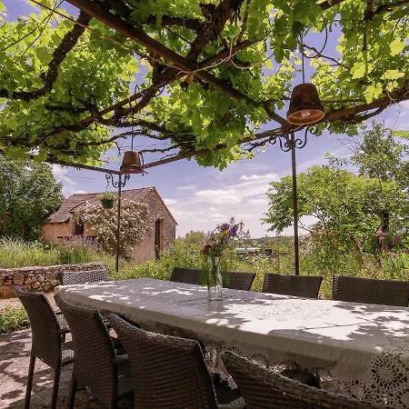 Holiday home A Romantic Hamlet With Lush Gardens On A Hill