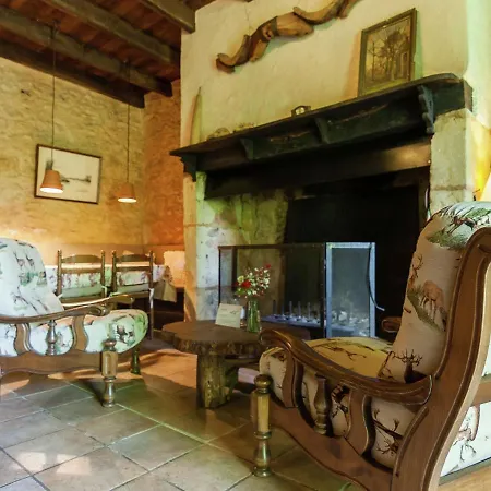 Holiday home A Romantic Hamlet With Lush Gardens On A Hill *